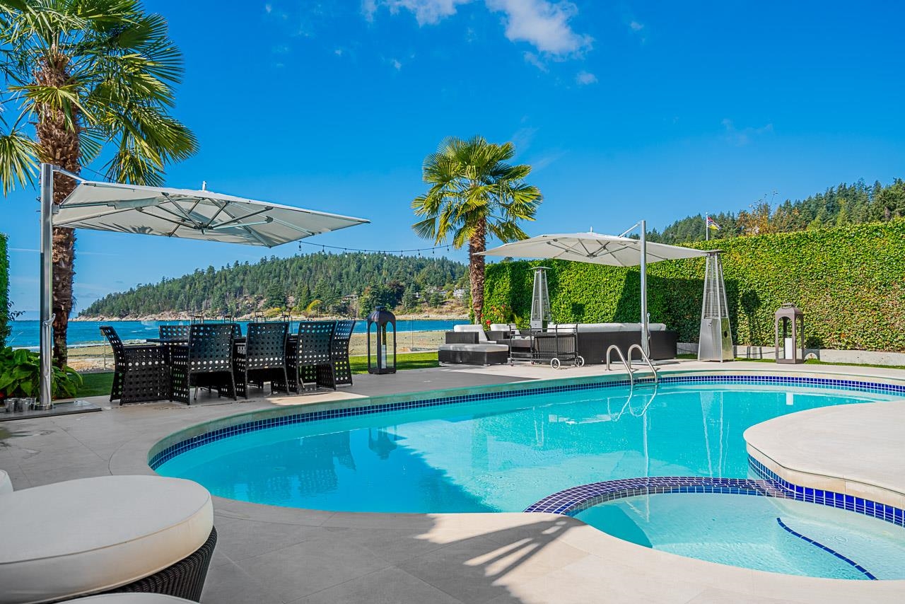 4386 Ross Crescent, West Vancouver, BC, V7W 1B2