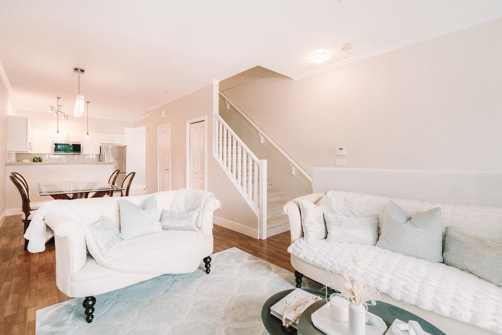 307-4468 Albert Street, Burnaby, BC, V5C 2G2