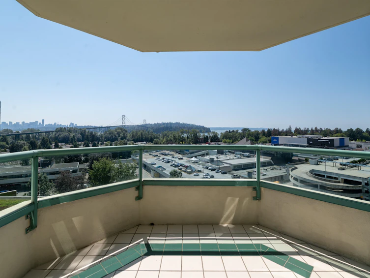 14C-328 Taylor Way, West Vancouver, BC, V7V 3T3