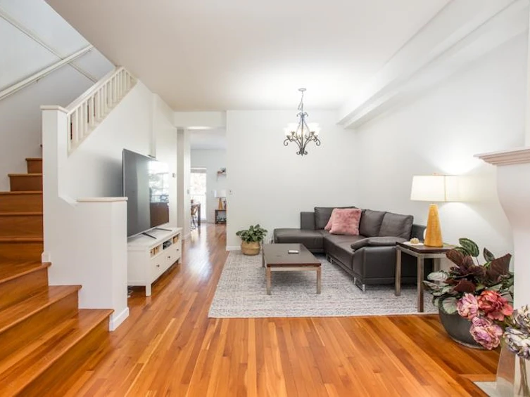 74-2678 King George Boulevard, Surrey, BC, V4P 1H6
