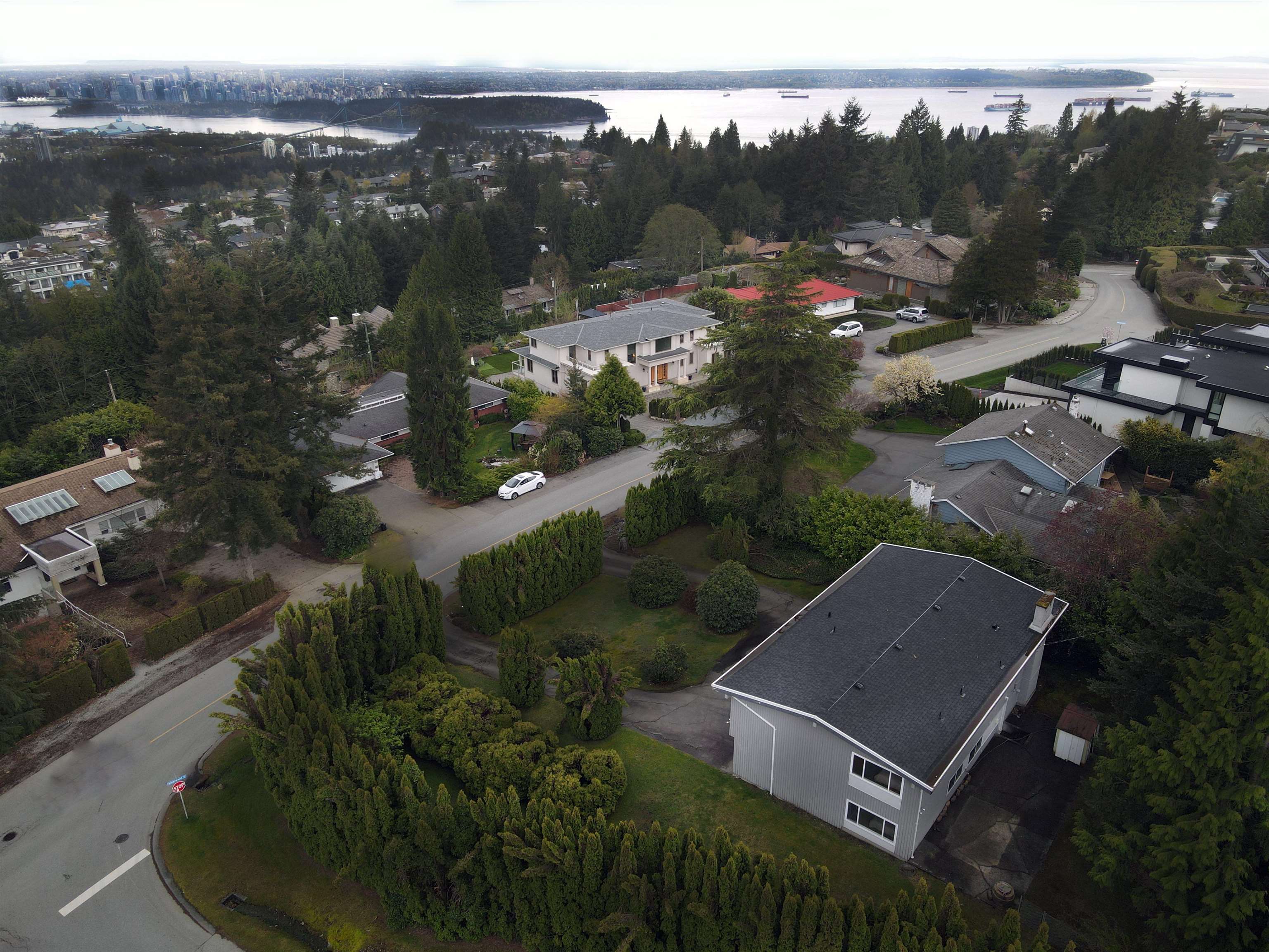905 Greenwood Road, West Vancouver, BC, V7S 1X9