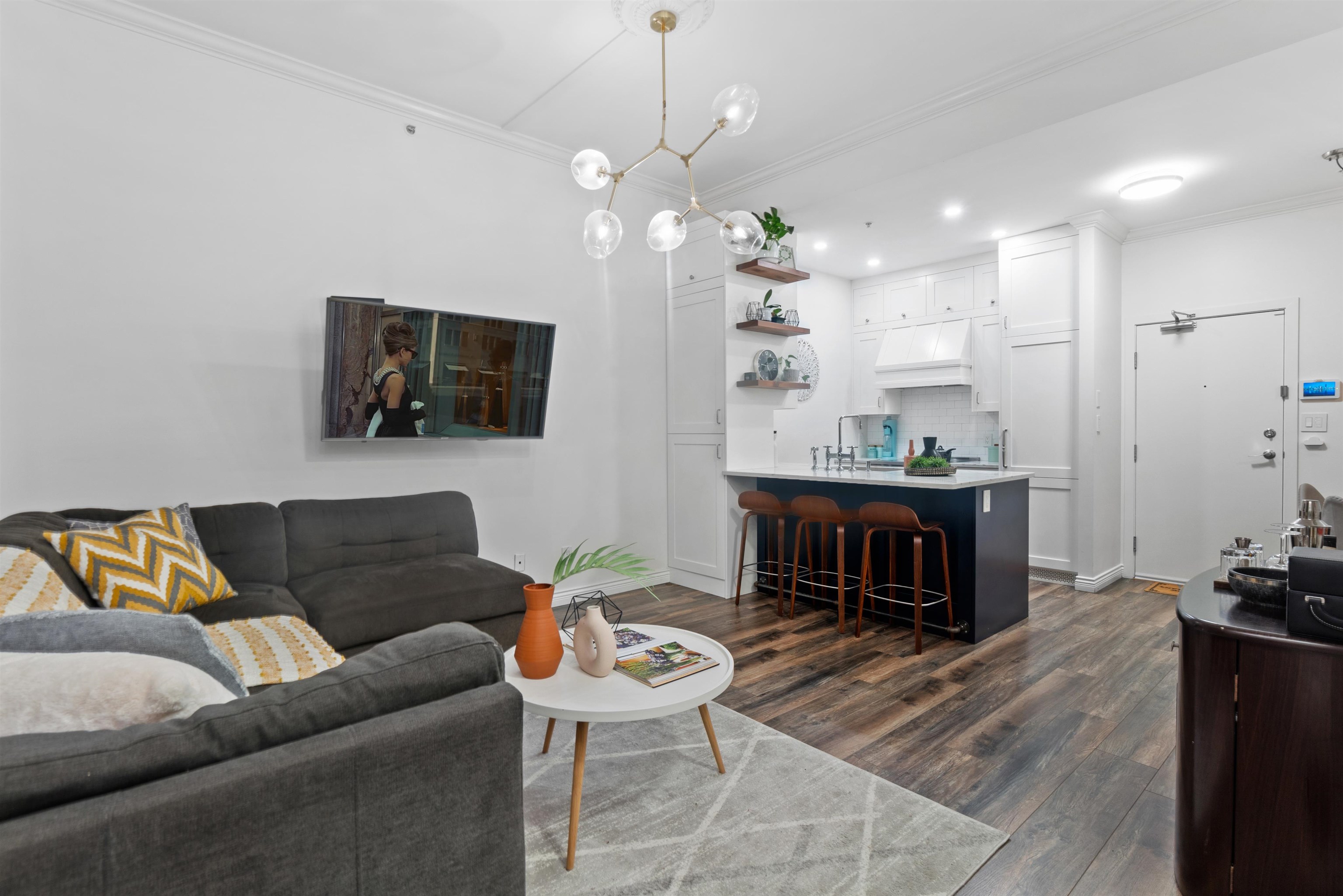 517 Drake Street, Vancouver, BC, V6B 4K8