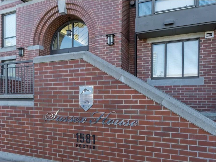 403-1581 Foster Street, Surrey, BC, V4B 5M1