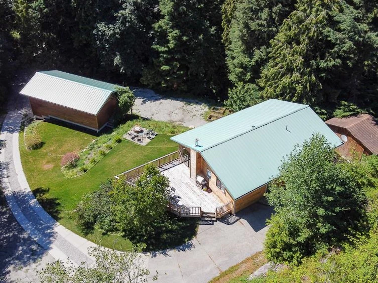5534 Sans Souci Road, Halfmoon Bay, BC, V7Z 1B6