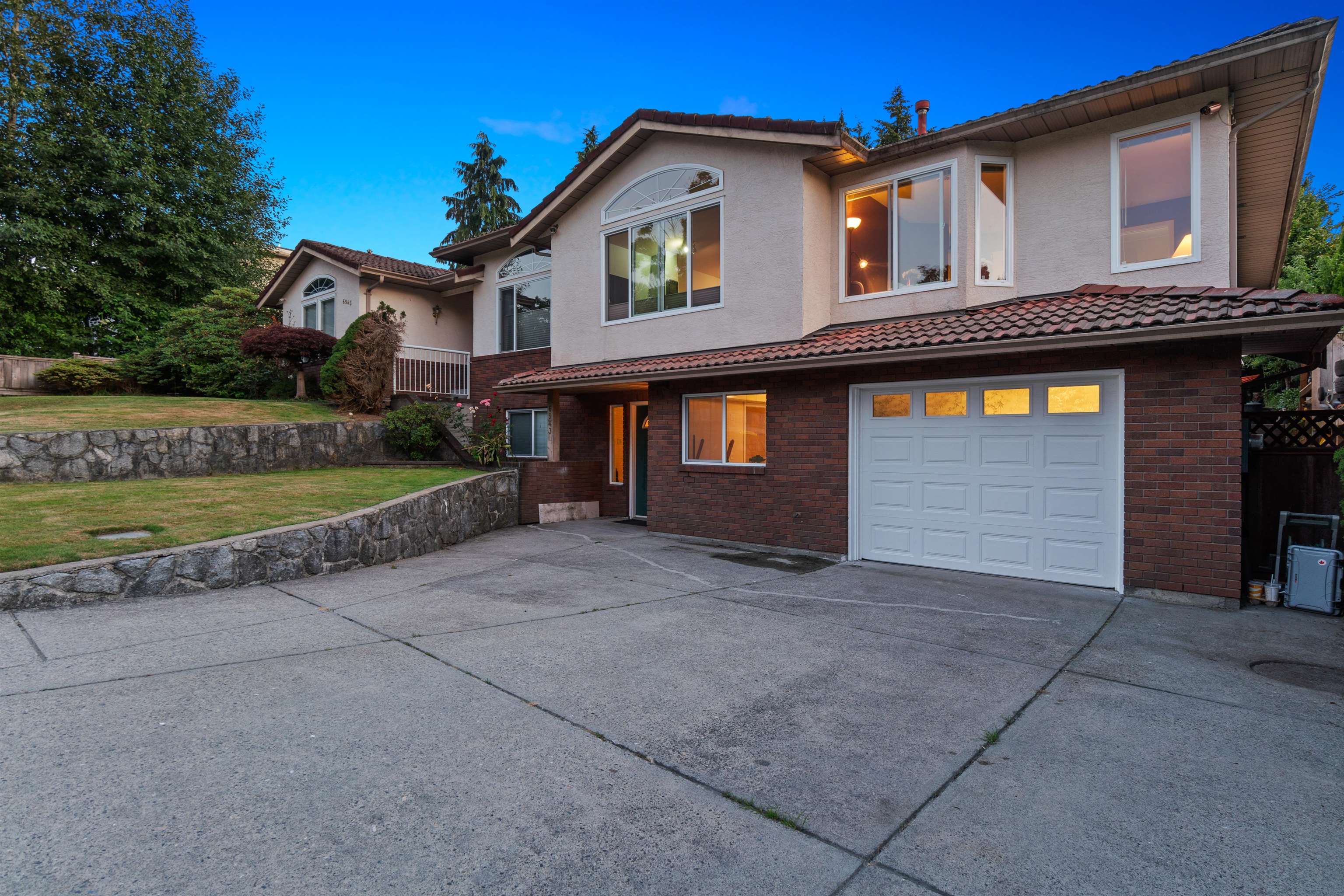 6943 4th Street, Burnaby, BC, V5E 2H5