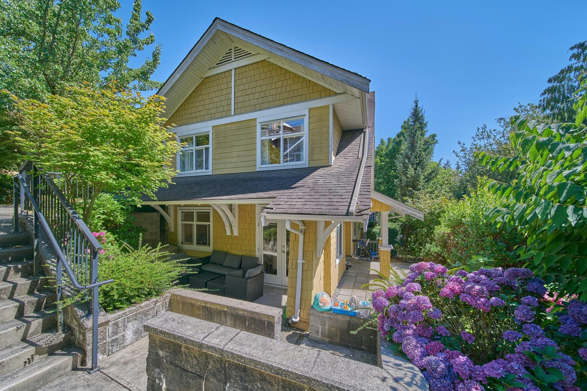 84-6878 Southpoint Drive, Burnaby, BC, V3N 5E4