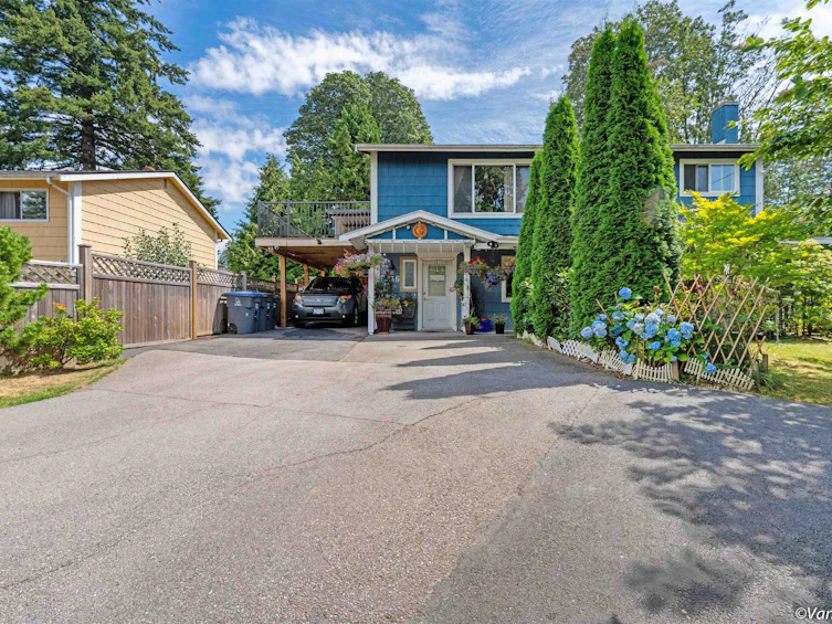 9816 120 Street, Surrey, BC, V3V 4C9