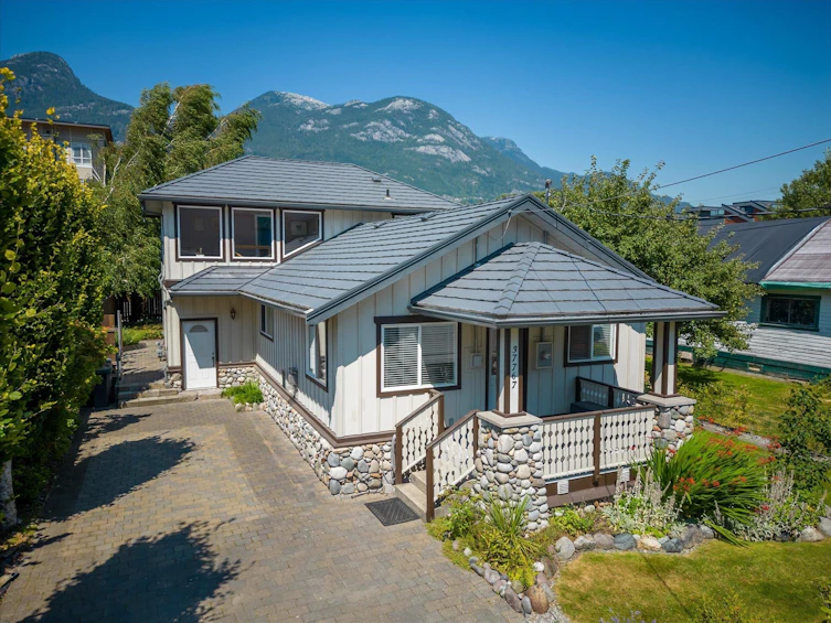 37767 Second Avenue, Squamish, BC, V8B 0R2