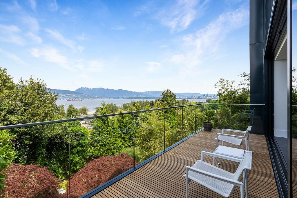 4569 W 1st Avenue, Vancouver, BC, V6R 1H7