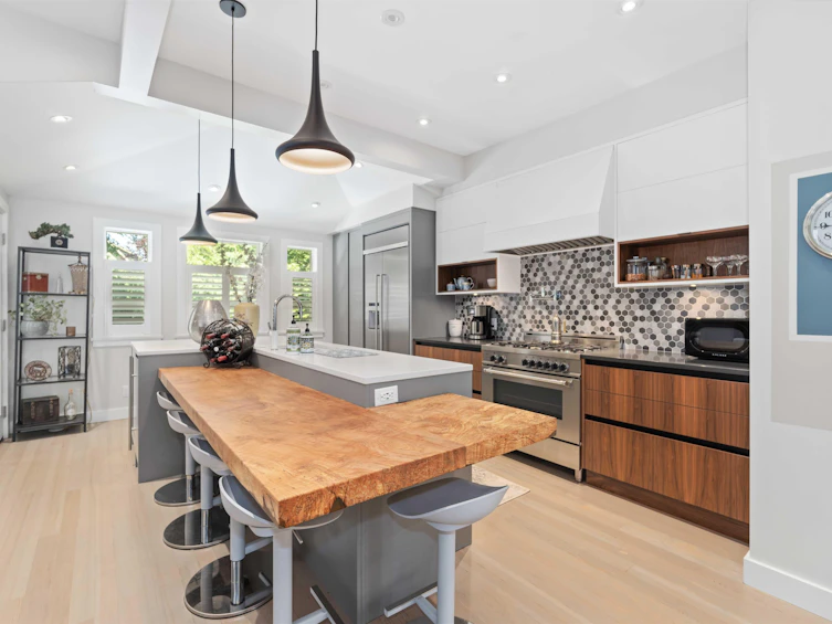 557 E 48th Avenue, Vancouver, BC, V5W 2E4