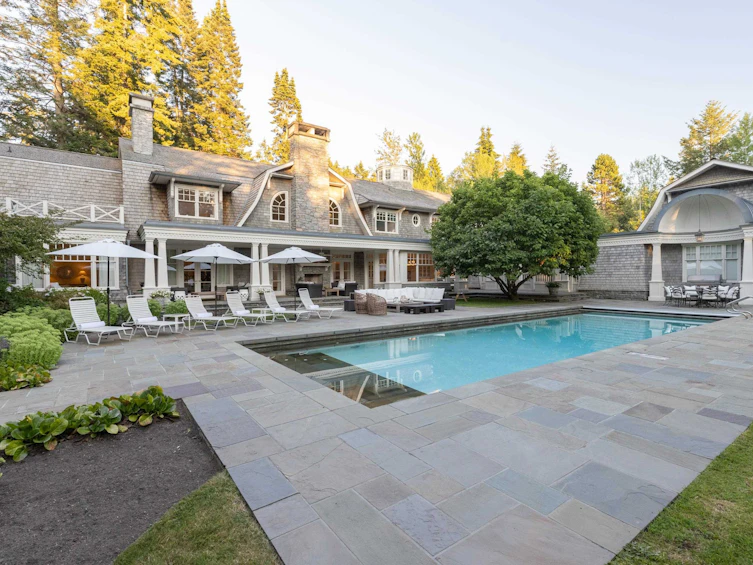13555 27 Avenue, Surrey, BC, V4P 1Z4