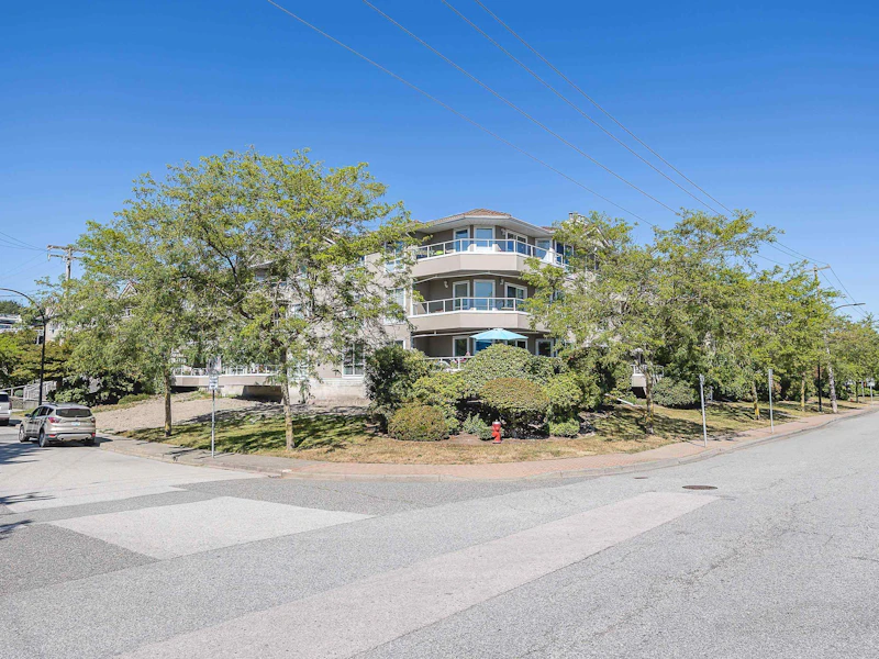 212 - 15875 Marine Drive, Surrey BC V4B 5J2