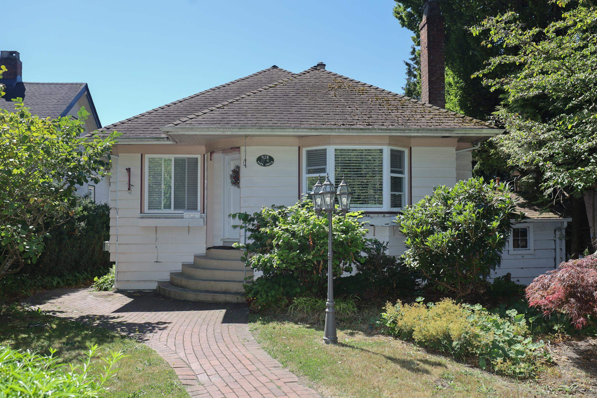 928 Park Drive, Vancouver, BC, V6P 2J4
