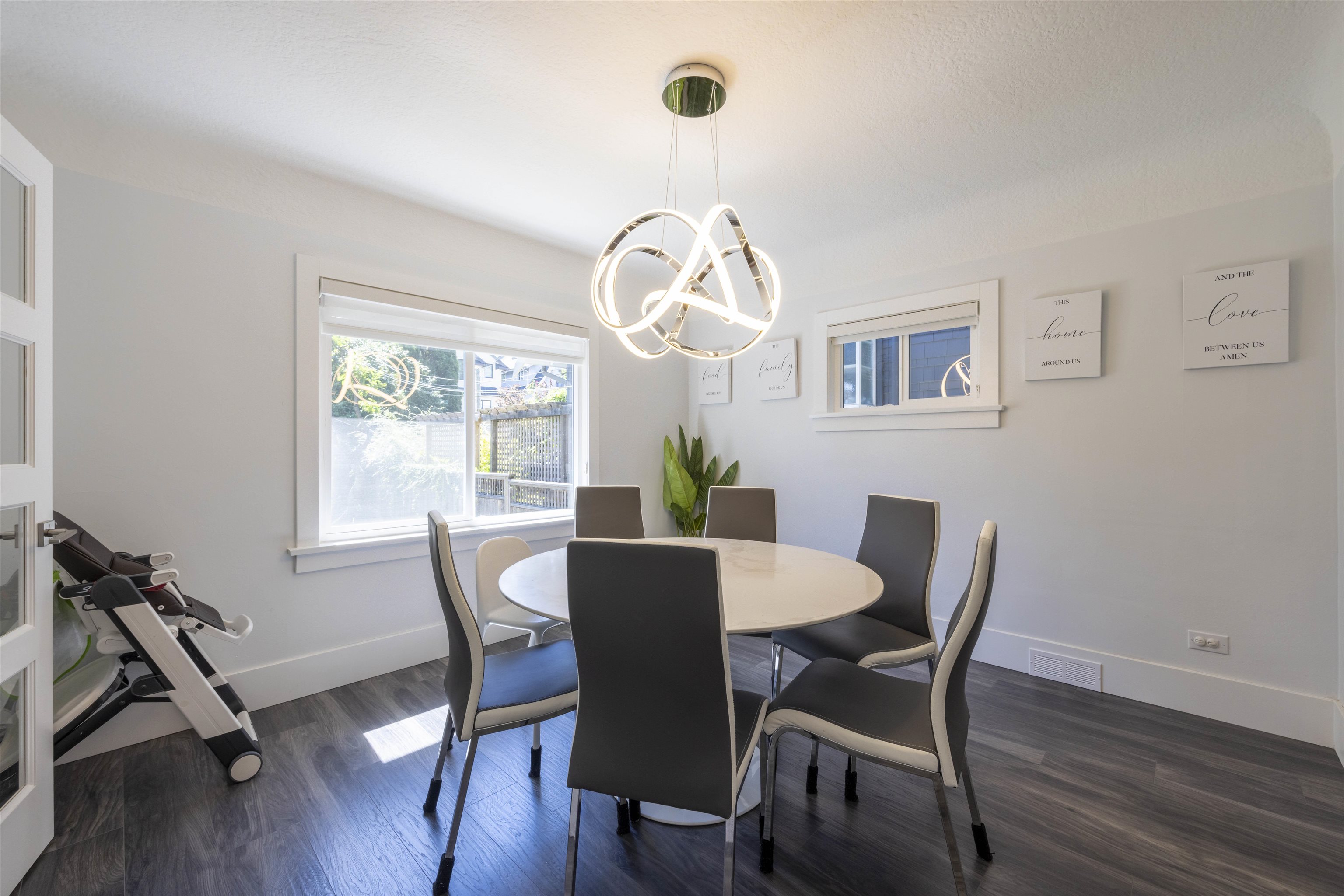 948 W 22nd Avenue, Vancouver, BC, V5Z 2A1