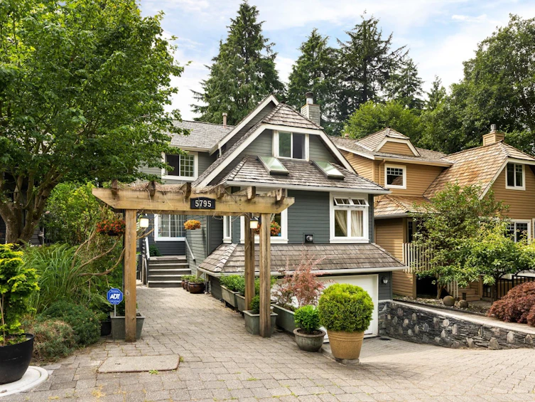5795 Grousewoods Crescent, North Vancouver, BC, V7R 4V9