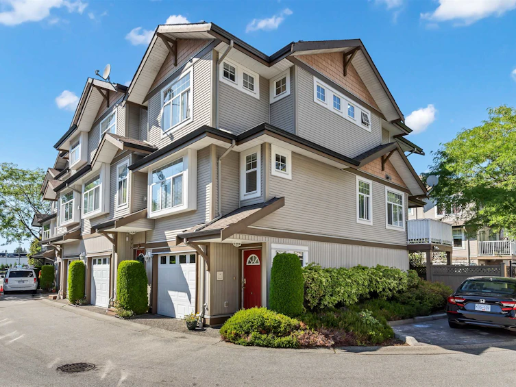 105-9580 Prince Charles Boulevard, Surrey, BC, V3V 1S6
