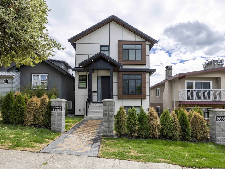 2668 E 8th Avenue, Vancouver, BC, V5M 1W5