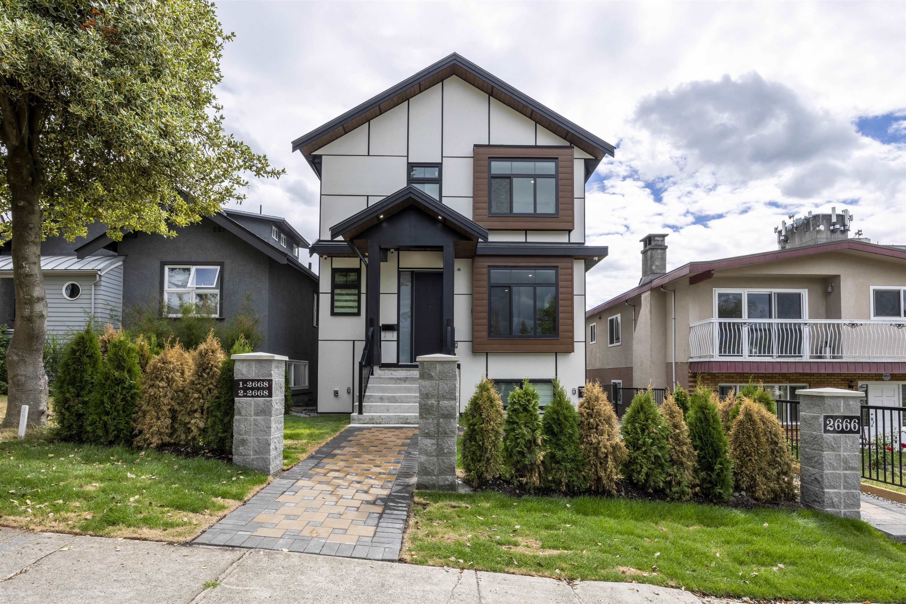 2666 E 8th Avenue, Vancouver, BC, V5M 1W5