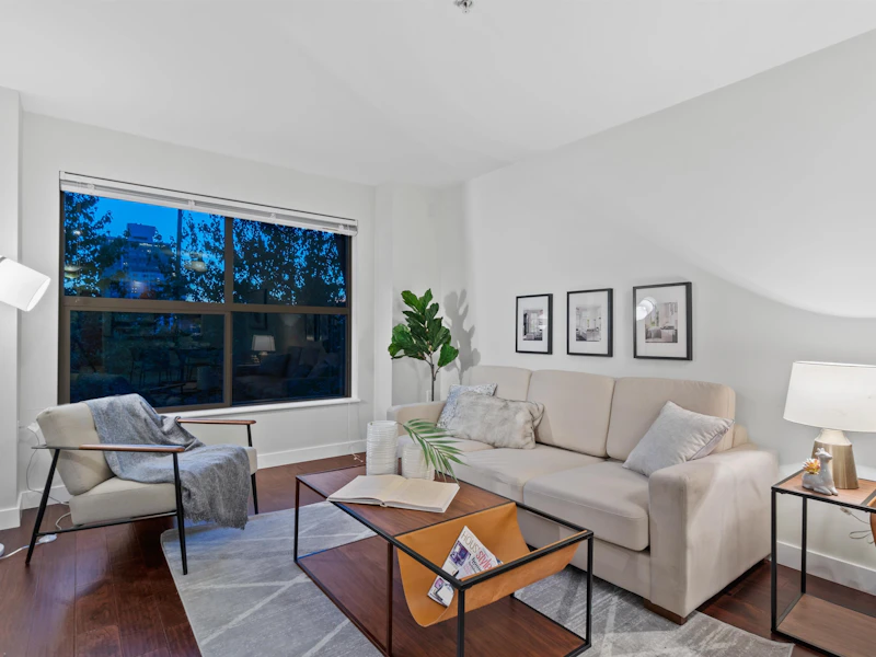 210 - 1468 St. Andrews Avenue, North Vancouver BC V7L 0A8