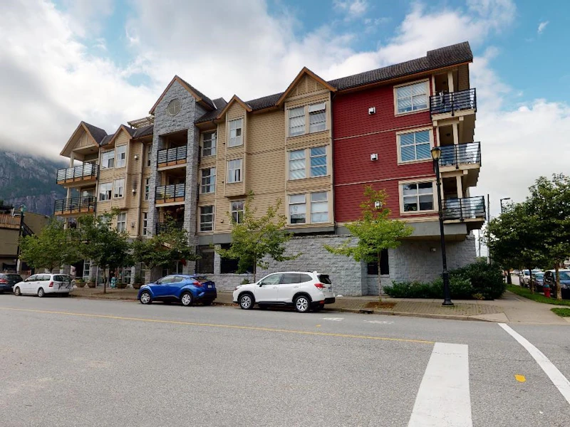 204 - 1310 Victoria Street, Squamish BC V8B 0C3