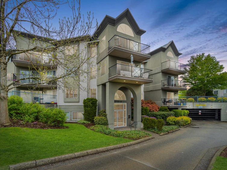 220-32725 George Ferguson Way, Abbotsford, BC, V2T 5M5