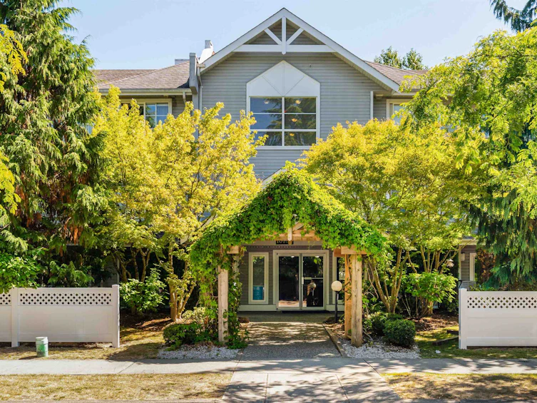 207-10130 139 Street, Surrey, BC, V3T 4L4