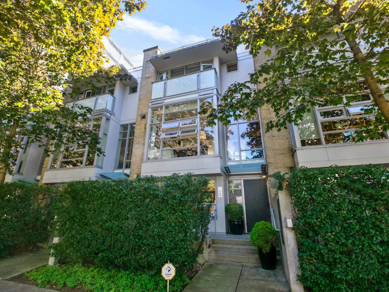 1566 W 8th Avenue, Vancouver BC V6J 4R8