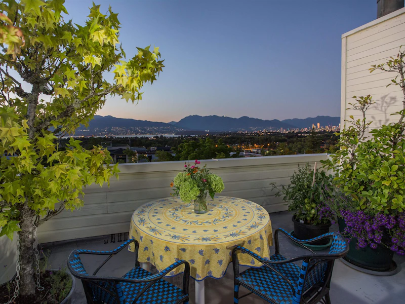 3262 W 21st Avenue, Vancouver BC V6L 1L2