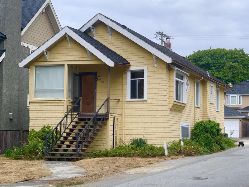 2111 W 47th Avenue, Vancouver BC V6M 2M6