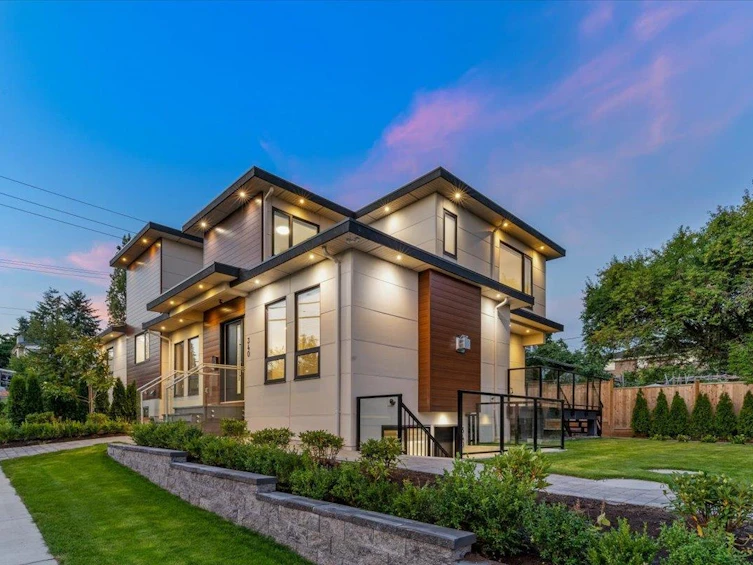 340 Ridgeway Avenue, North Vancouver, BC, V7L 1J7