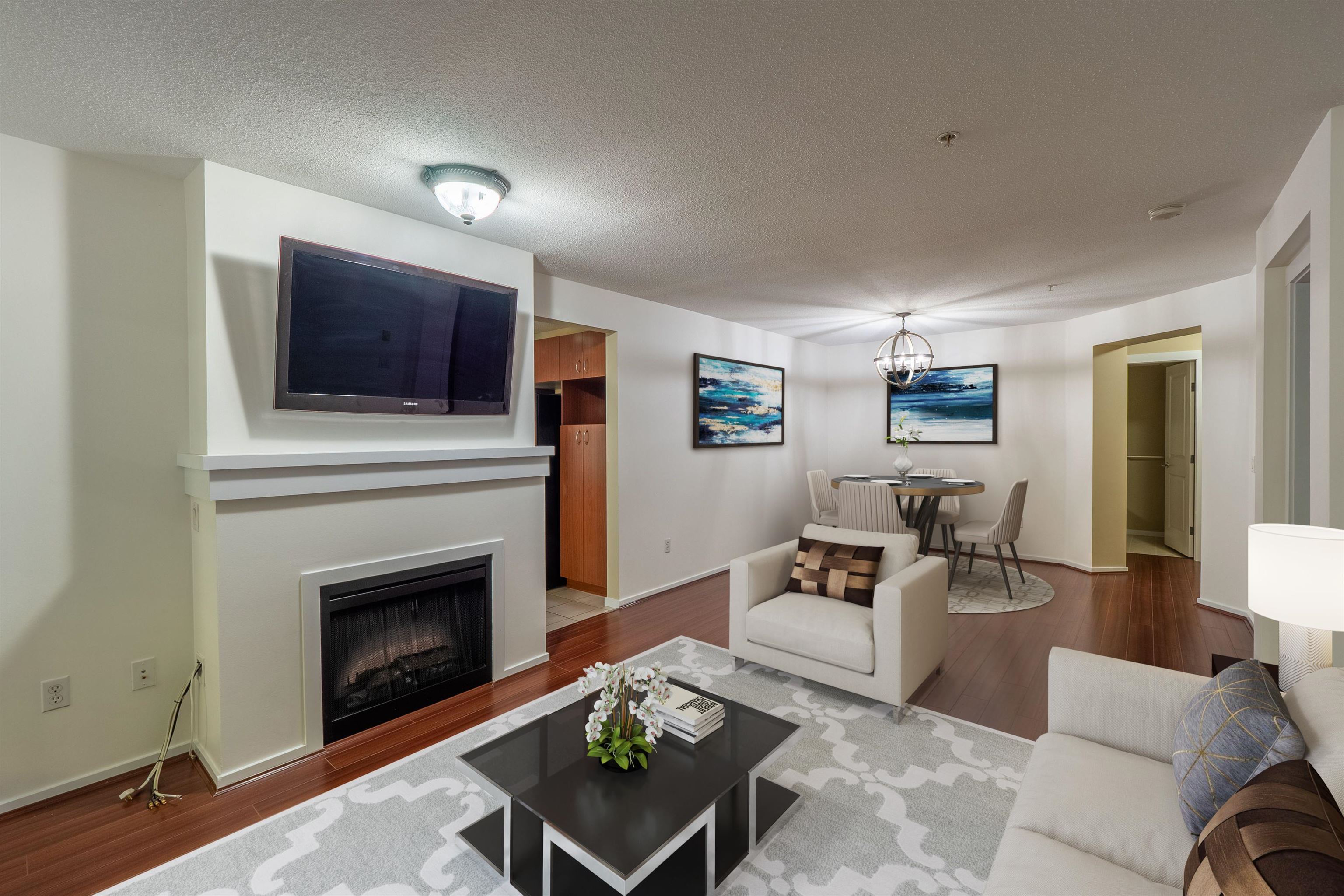207-9283 Government Street, Burnaby, BC, V3N 0A5