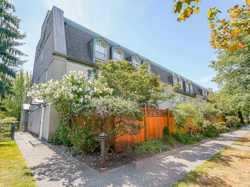 15 - 1215 Brunette Avenue, Coquitlam BC V3K 6W2