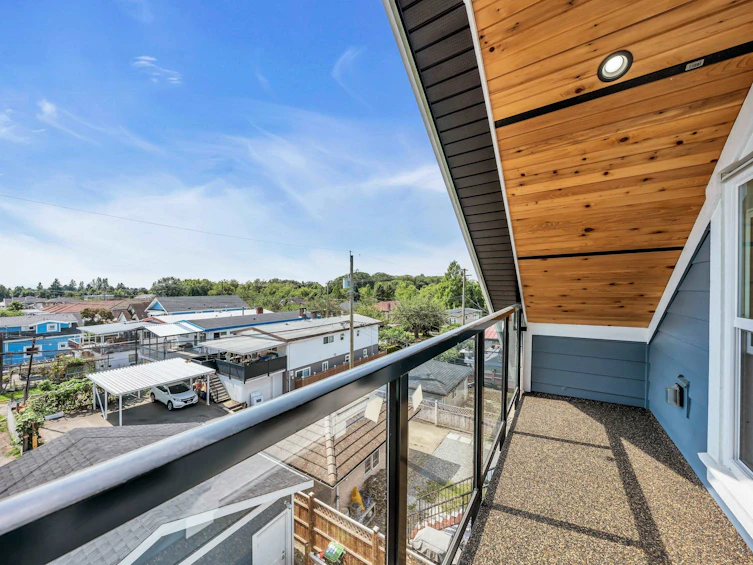 2432 E 41st Avenue, Vancouver, BC, V5R 2W4