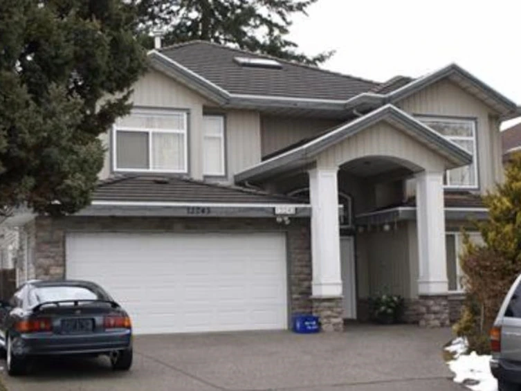 12243 74 Avenue, Surrey, BC, V3W 2S1