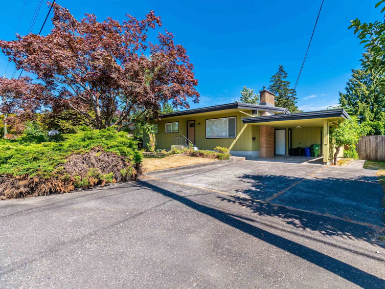 9690 Carleton Street, Chilliwack, BC, V2P 6E3