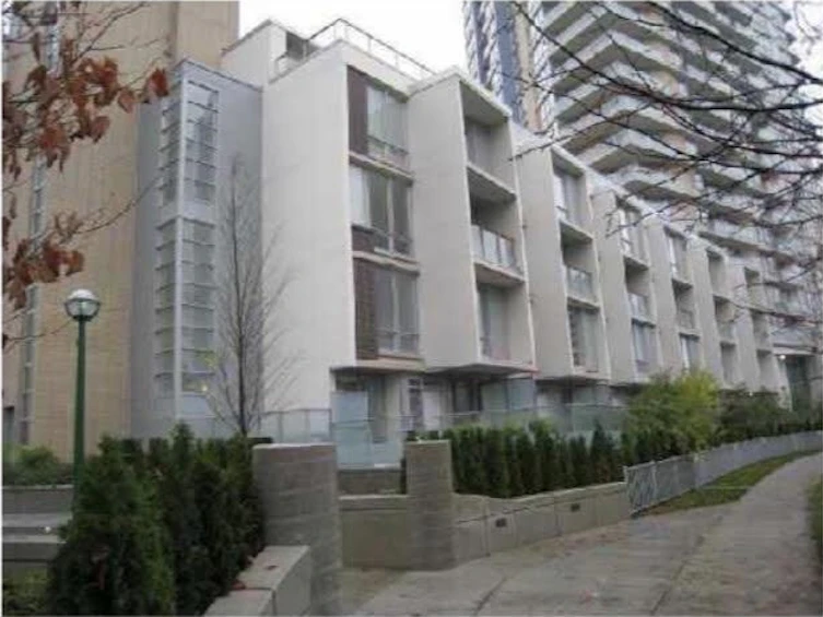 206-4808 Hazel Street, Burnaby, BC, V5H 0A2
