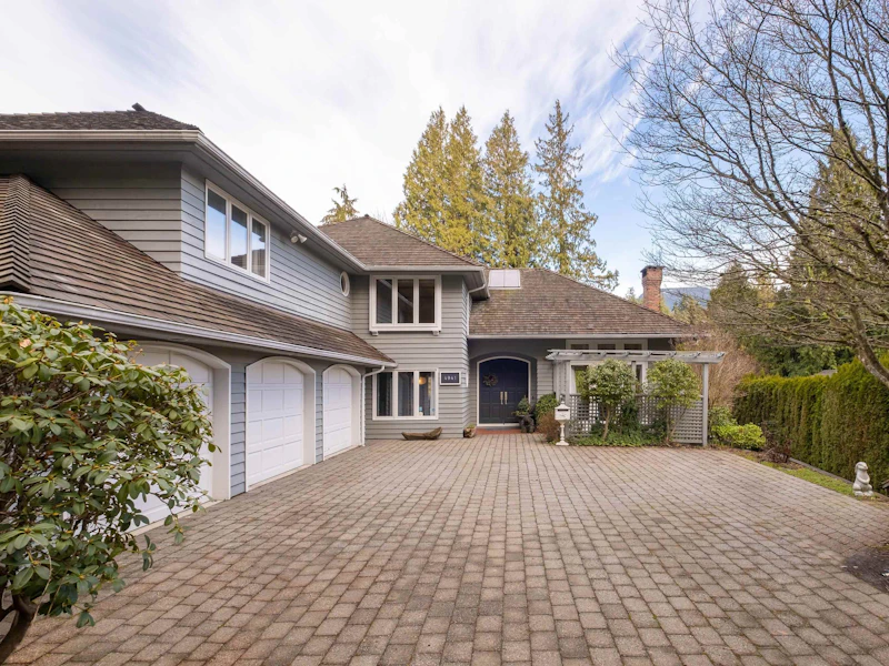 4941 Water Lane, West Vancouver BC V7W 1K4
