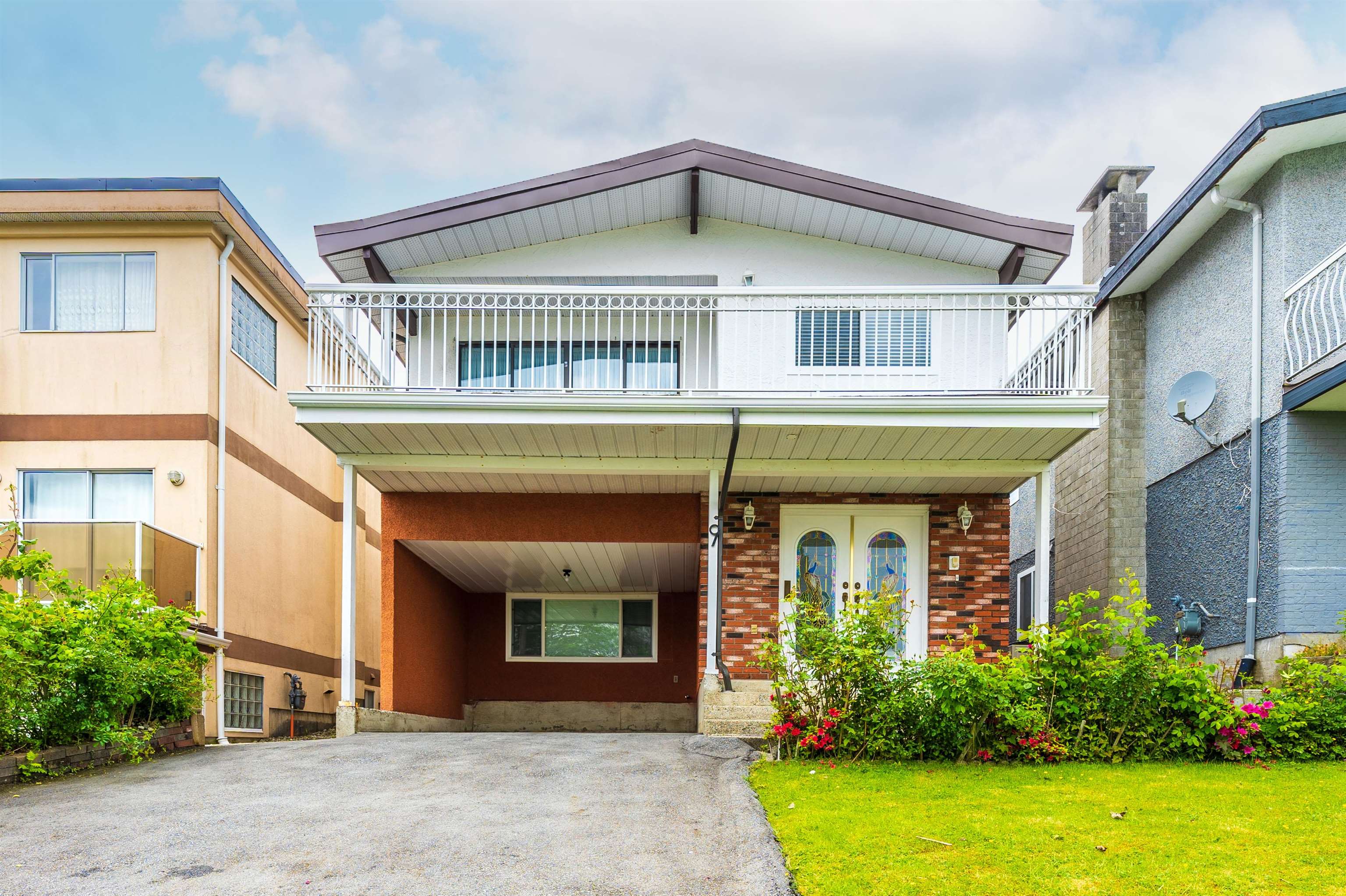 9 N Holdom Avenue, Burnaby, BC, V5B 1K2