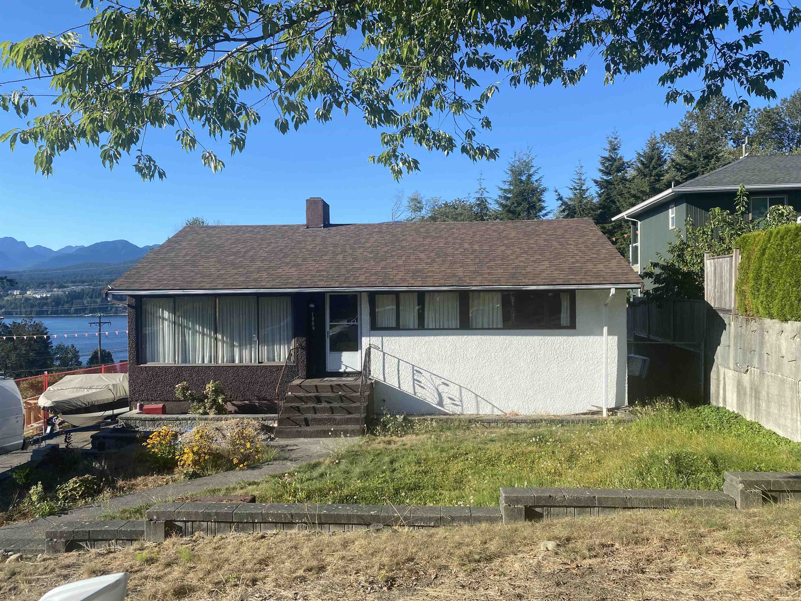 7089 Malibu Drive, Burnaby, BC, V5A 1A2