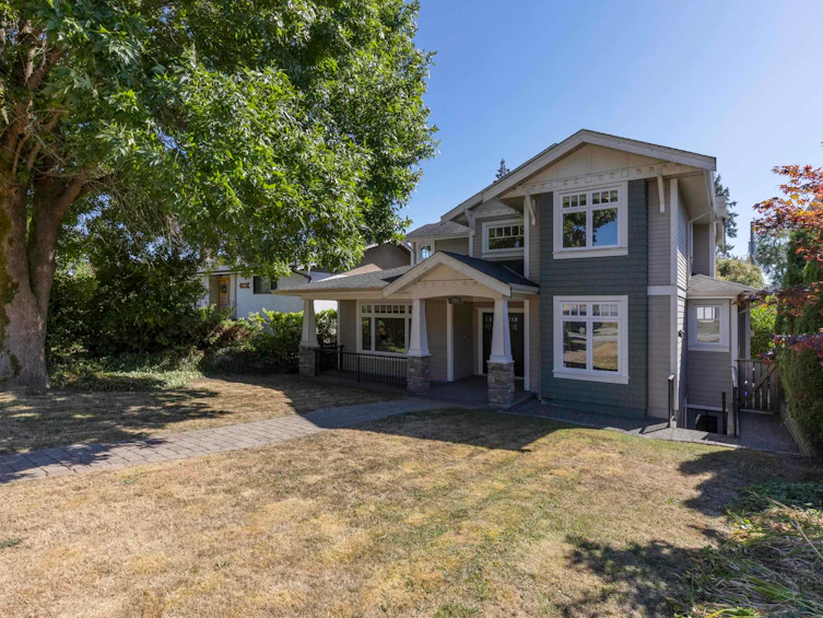 733 E 12th Street, North Vancouver, BC, V7L 2K8