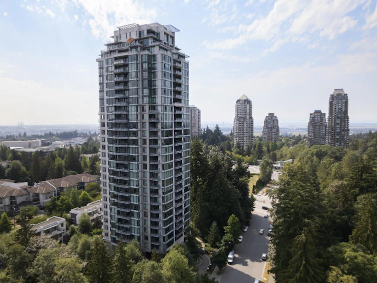 305-7088 18th Avenue, Burnaby, BC, V3N 0A2