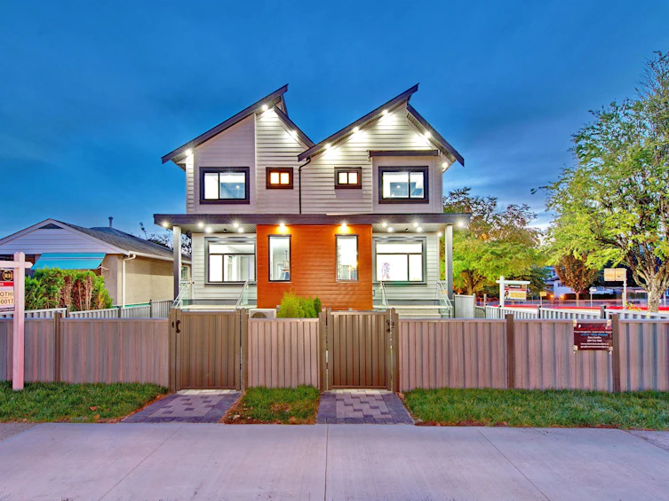 3390 E 49th Avenue, Vancouver, BC, V5S 1L8