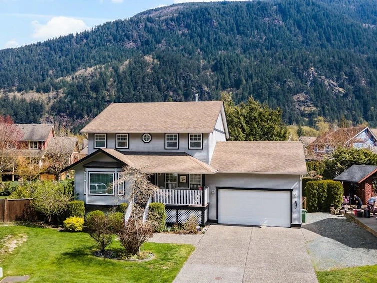 310 Clover Place, Harrison Hot Springs, BC, V0M 1K0