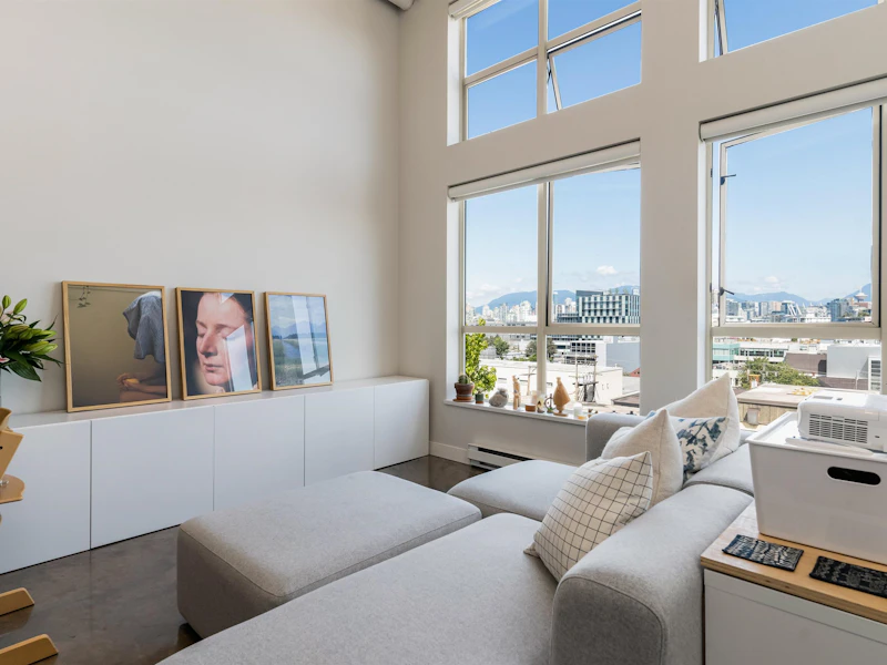 402 - 338 W 8th Avenue, Vancouver BC V5Y 3X2