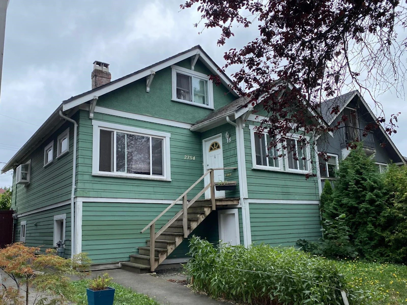 2754 Napier Street, Vancouver BC V5K 2W8