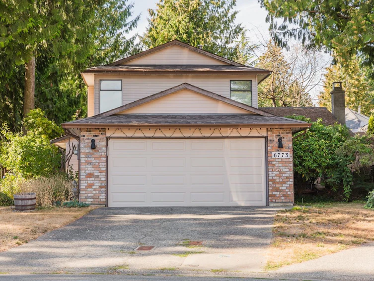 6773 129 Street, Surrey, BC, V3W 8H8
