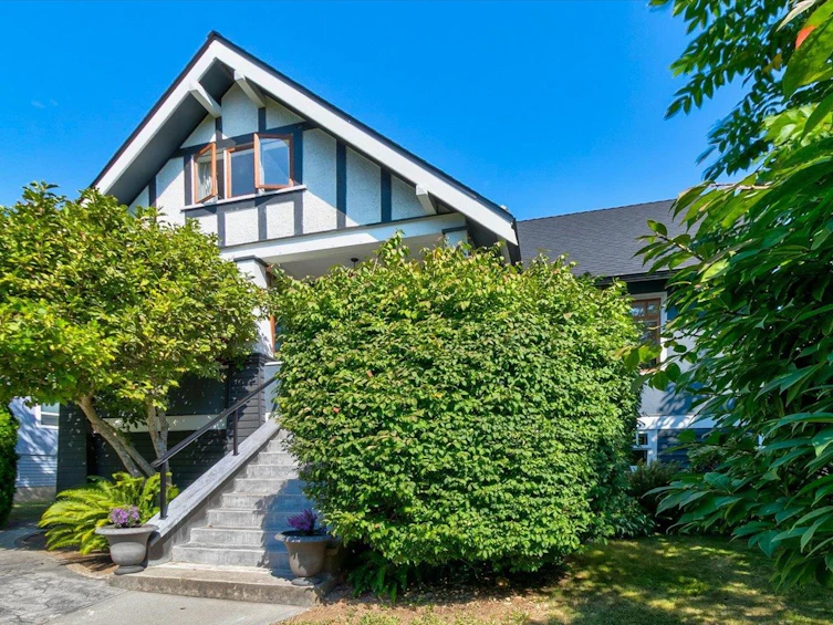526 E 5th Street, North Vancouver, BC, V7L 1M4