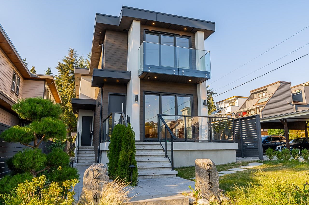 212 W 19th Street, North Vancouver, BC, V7M 1X5