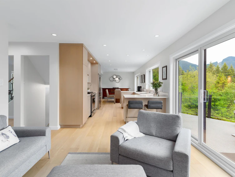 4772 Meadfeild Court, West Vancouver, BC, V7W 2Y3