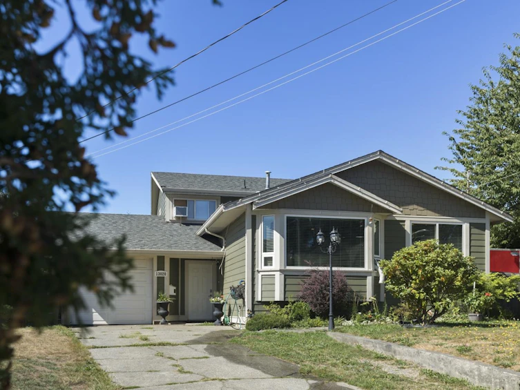 13020 95 Avenue, Surrey, BC, V3V 1P3
